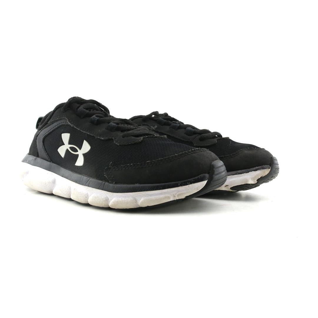 UNDER ARMOUR ASSERT 9