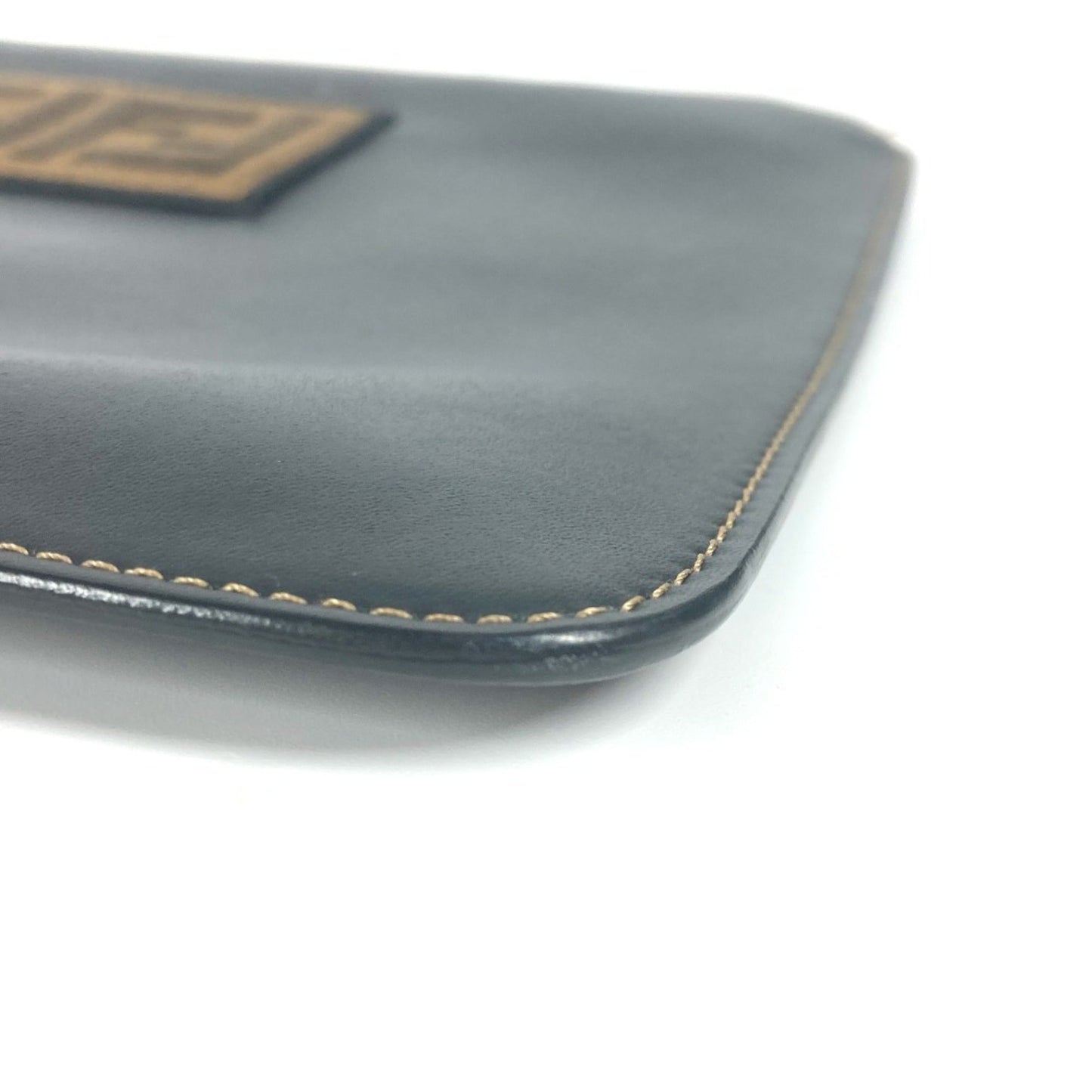 Fendi   Leather Clutch Bag (Pre-Owned)