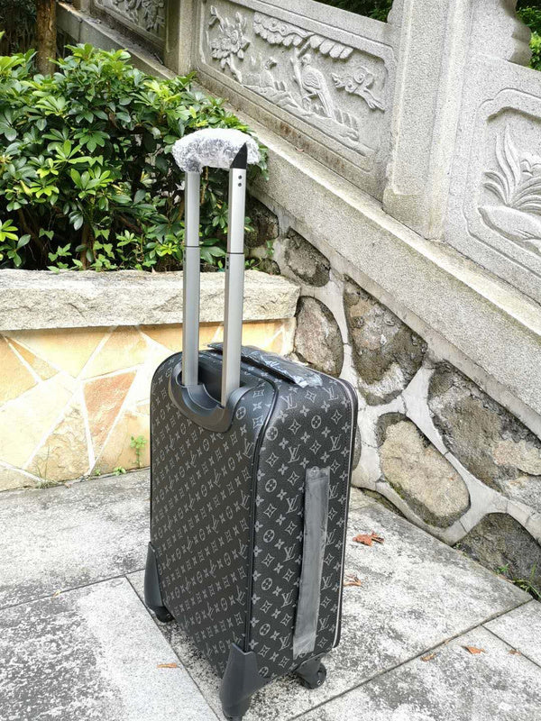 Fan Fashion Lu-Vi bags - 11396