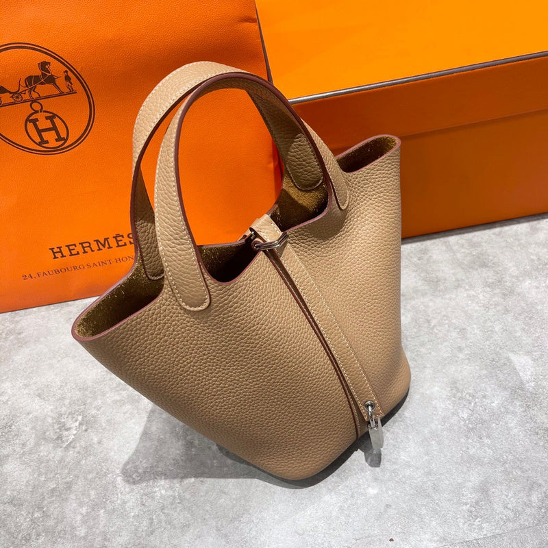 Amelia - HMS Bags - 1736