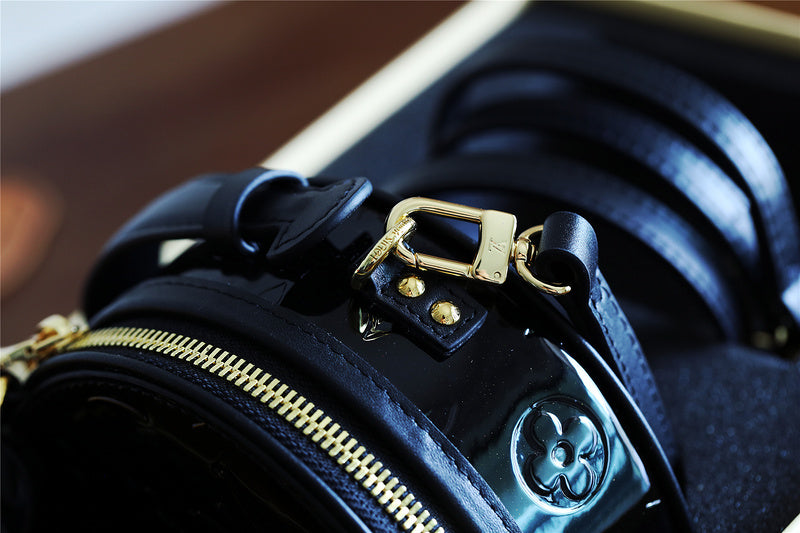 Fan Fashion Lu-Vi bags - 9397