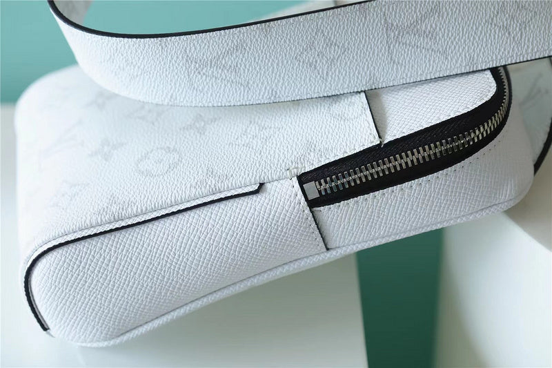 Fan Fashion Lu-Vi bags - 9897