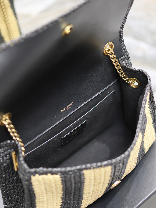 Amelia - YSL Bag - 1813