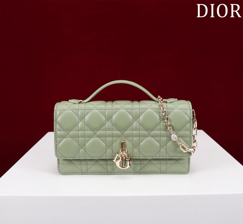 Amelia- DYOR FASHION BAGS - 766