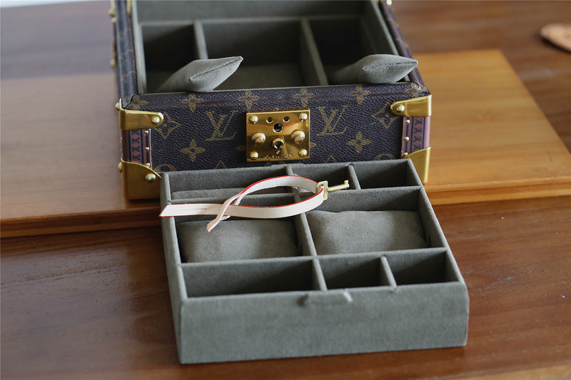 Fan Fashion Lu-Vi bags - 9547