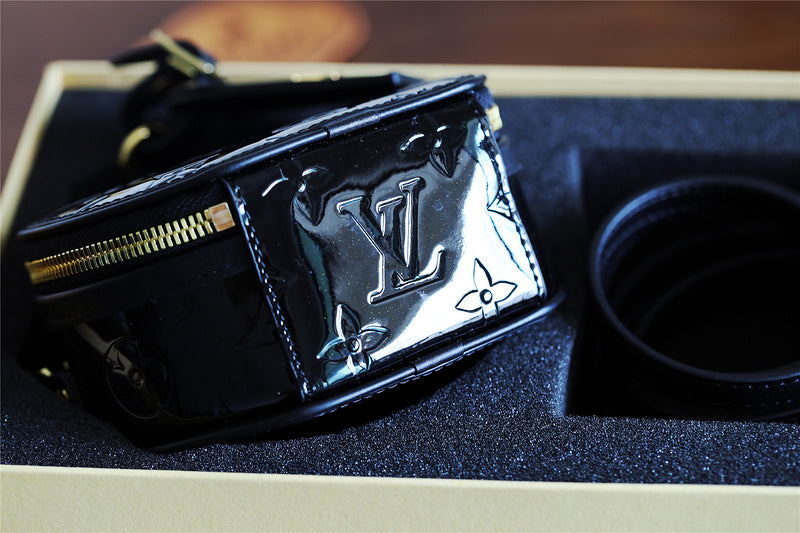 Fan Fashion Lu-Vi bags - 9397