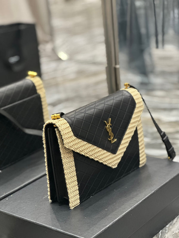 Amelia - YSL Bag - 3930
