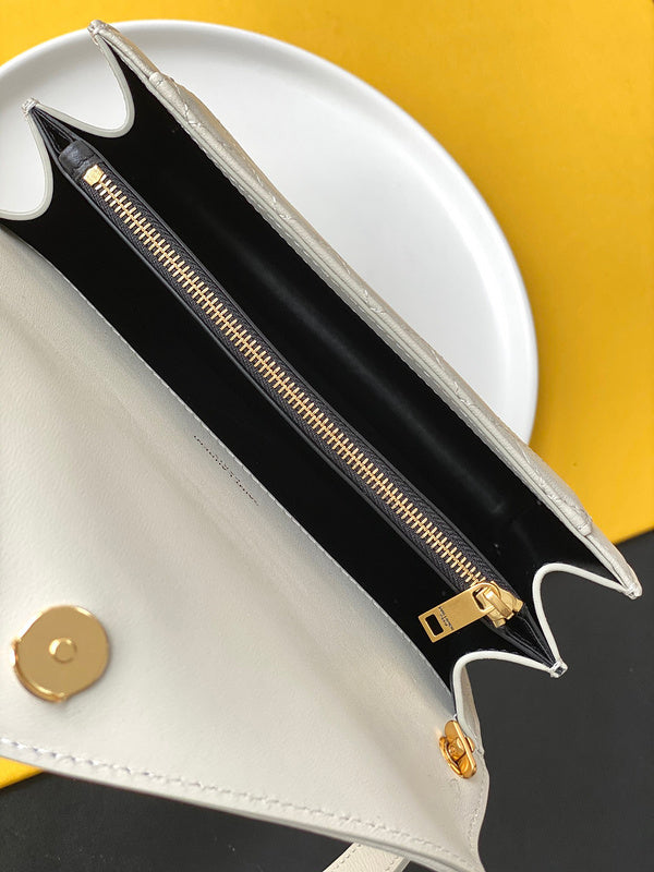Amelia - YSL Bag - 4178