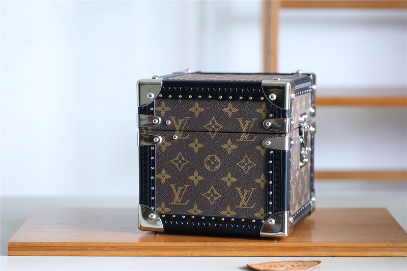 Fan Fashion Lu-Vi bags - 9535