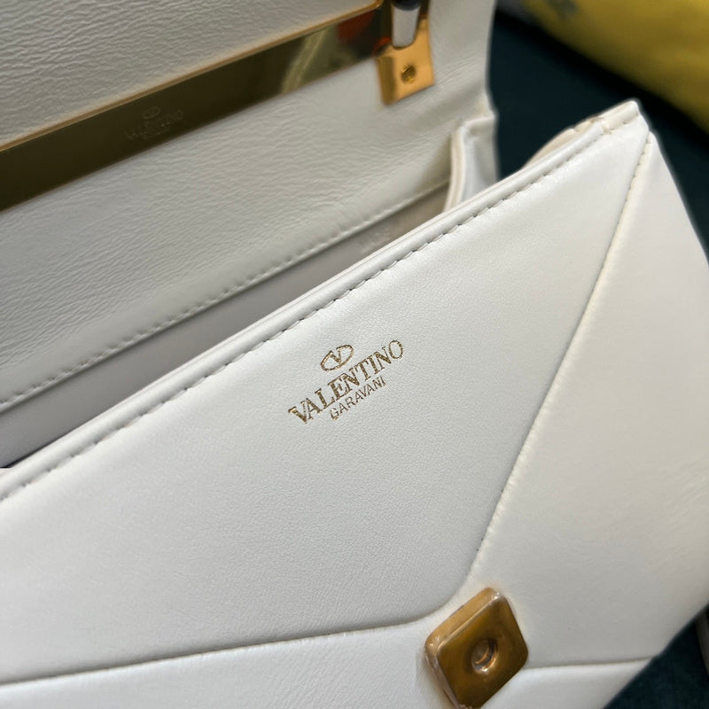 Amelia's Bag Gallery - VEL Bags - 408
