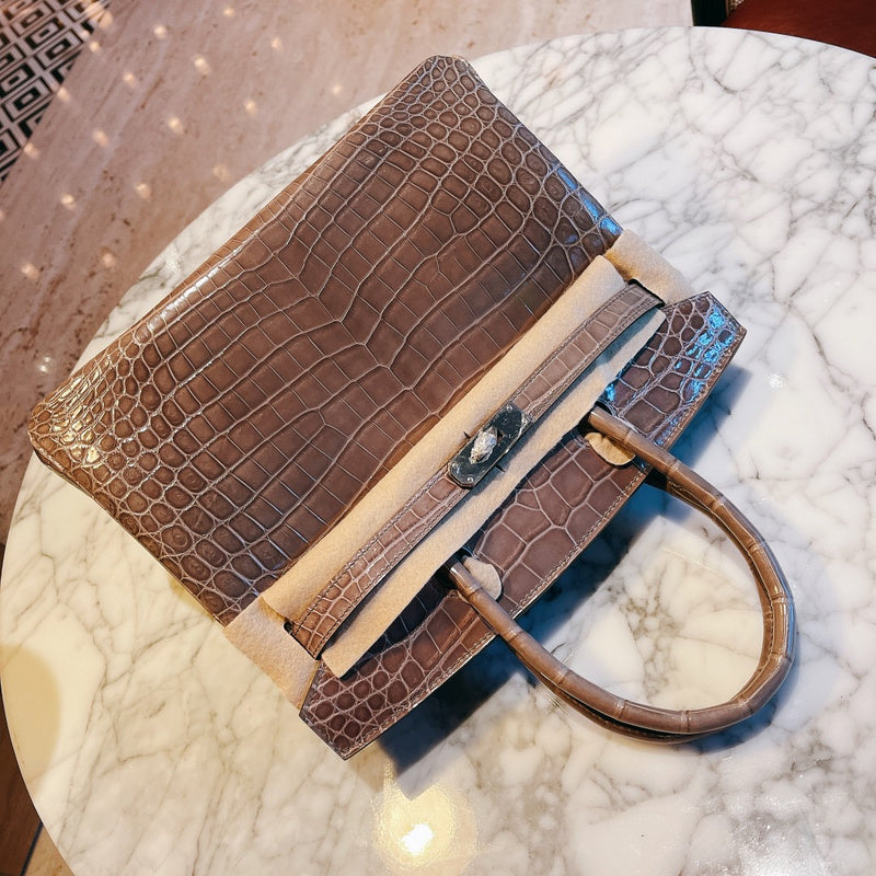 Amelia - HMS Bags - 1816