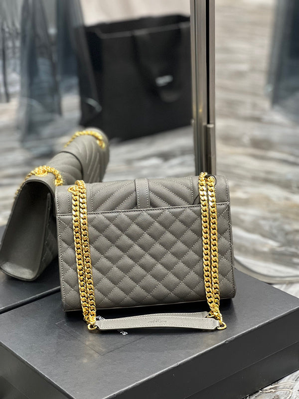 Amelia - YSL Bag - 1895