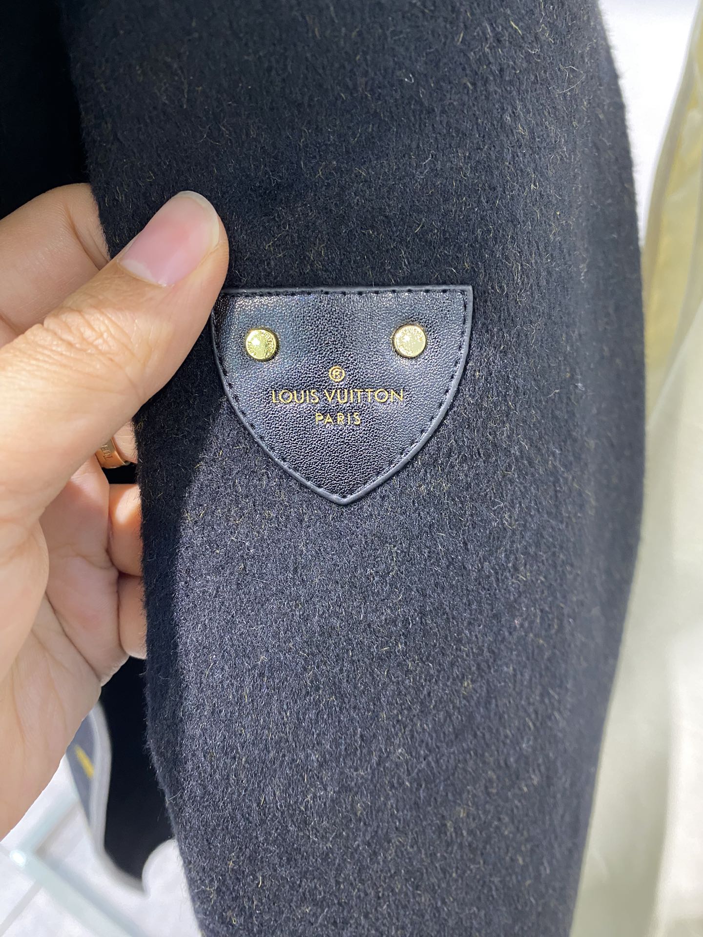Luxury Louis Vuitton  Wrap Coat 037