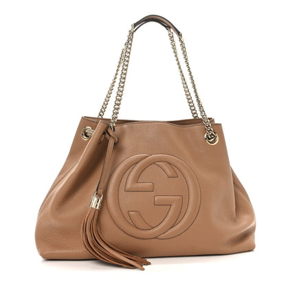 Amelia Pebbled Calfskin Medium Soho Chain Shoulder Bag Camelia