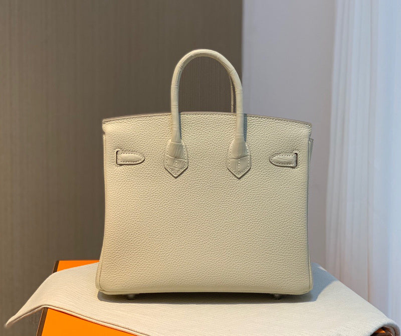Amelia - HMS Bags - 1705