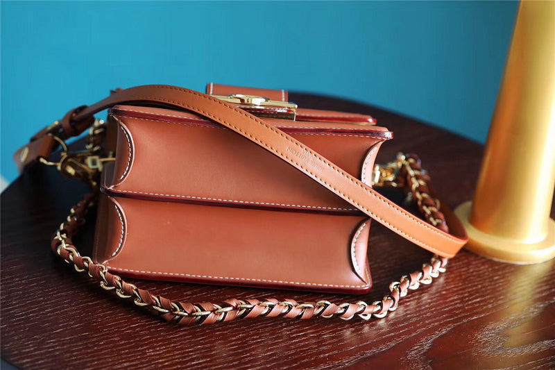 Fan Fashion Lu-Vi bags - 8116