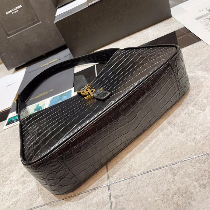 Amelia - YSL Bag - 3600