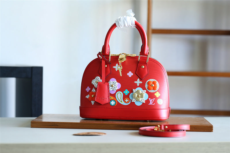 Fan Fashion Lu-Vi bags - 8258