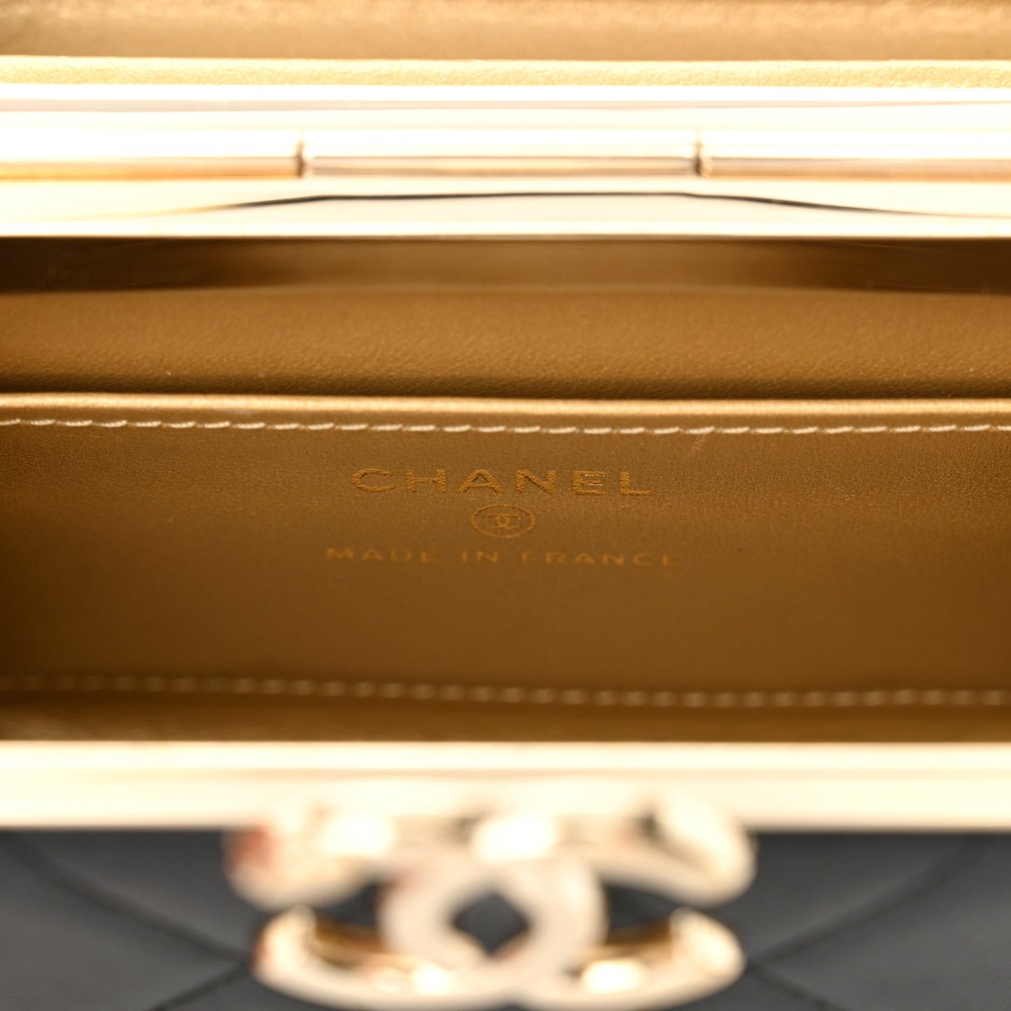 Amelia Lambskin Quilted Small Box With Chain Black