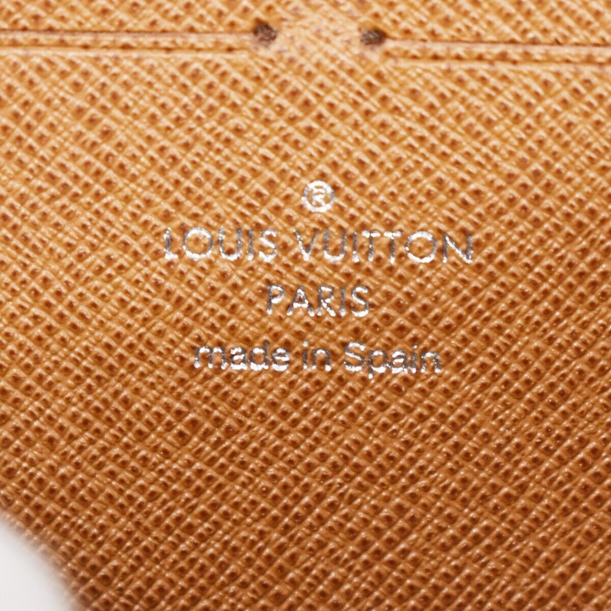 LOUIS VUITTON Zippy wallet