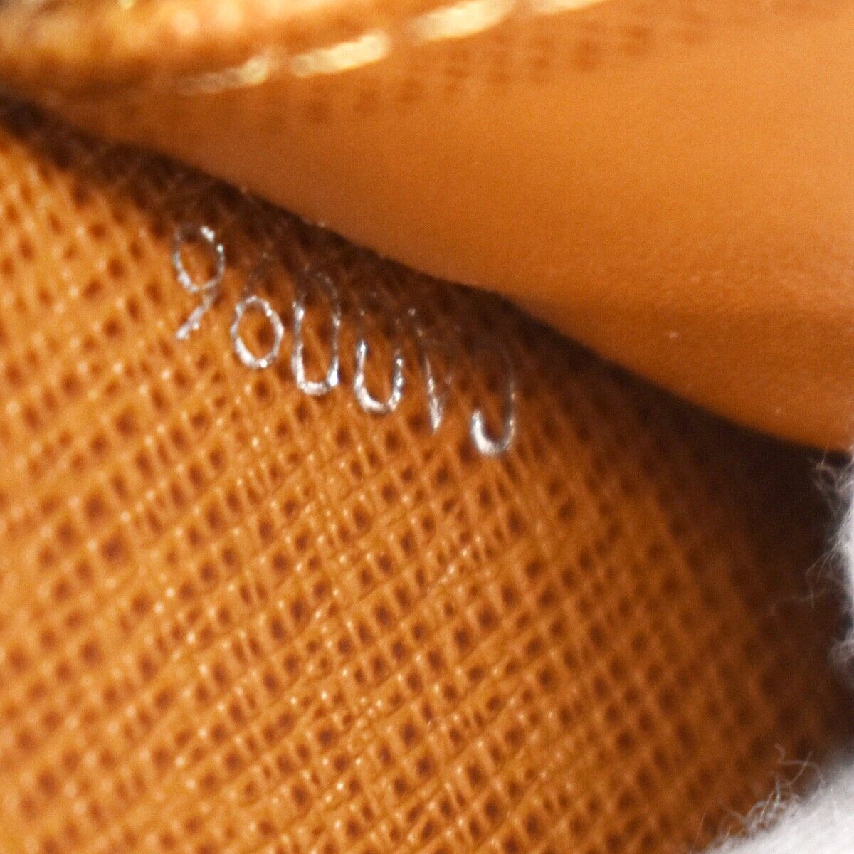 LOUIS VUITTON Zippy wallet