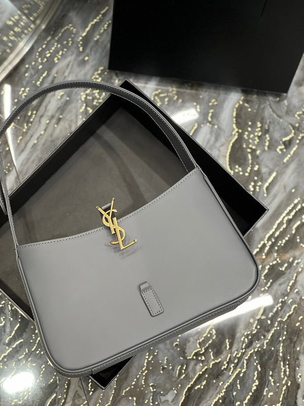 Amelia - YSL Bag - 2484