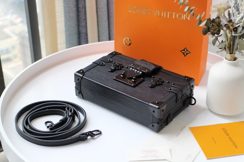 Fan Fashion Lu-Vi bags - 17792