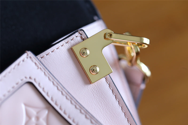 Fan Fashion Lu-Vi bags - 8124