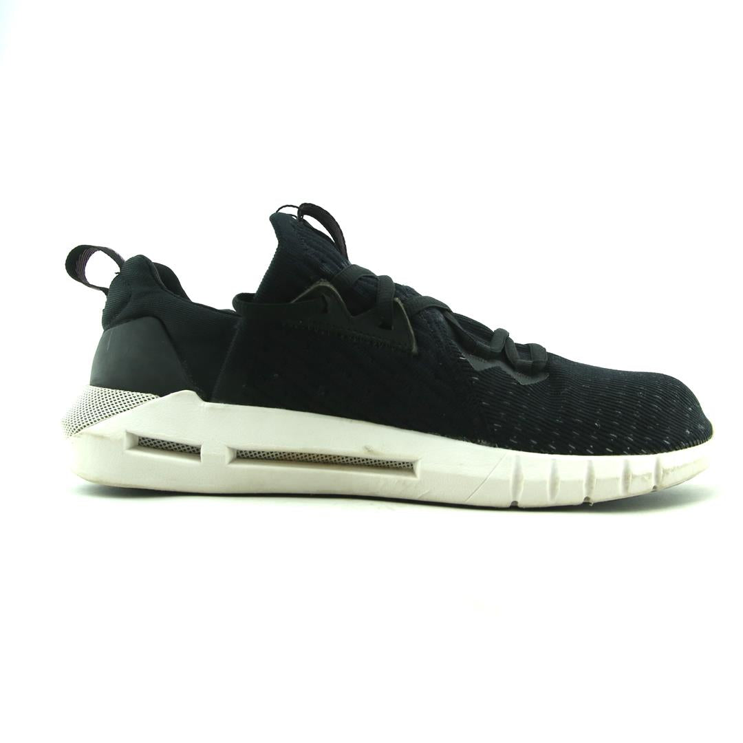 UNDER ARMOUR  HOVR SLK EVO