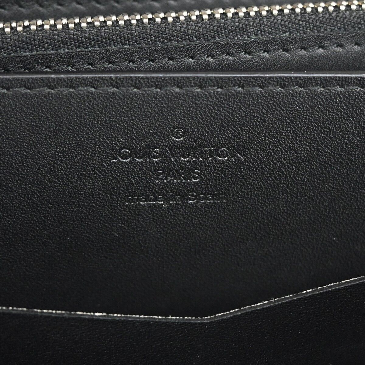 LOUIS VUITTON Zippy XL Wallet