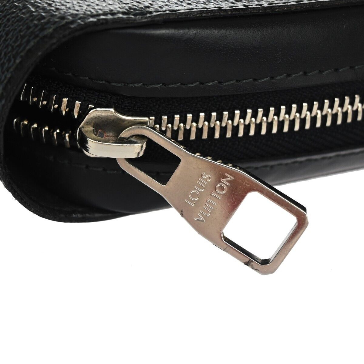LOUIS VUITTON Zippy XL Wallet