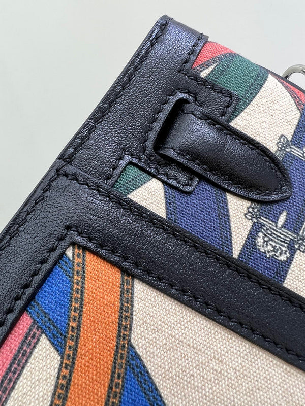 Amelia - HMS Bags - 1725