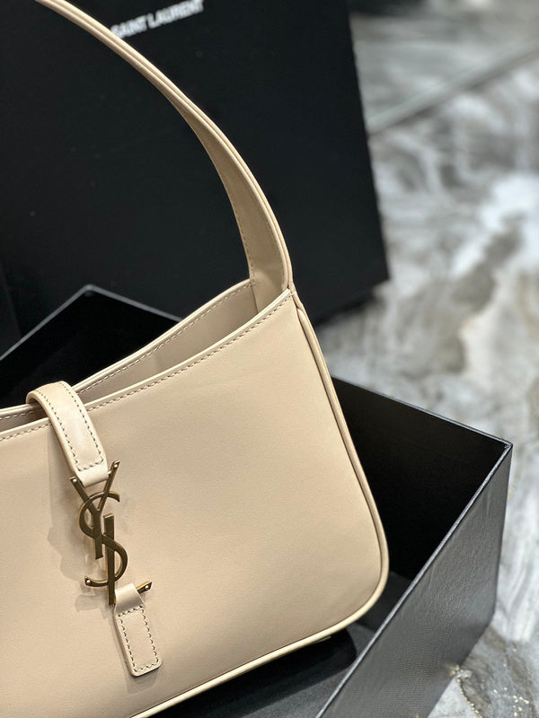 Amelia - YSL Bag - 2496