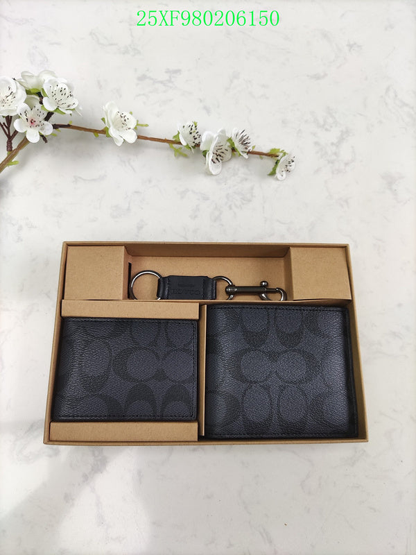 Amelia - CAH Wallet - 010