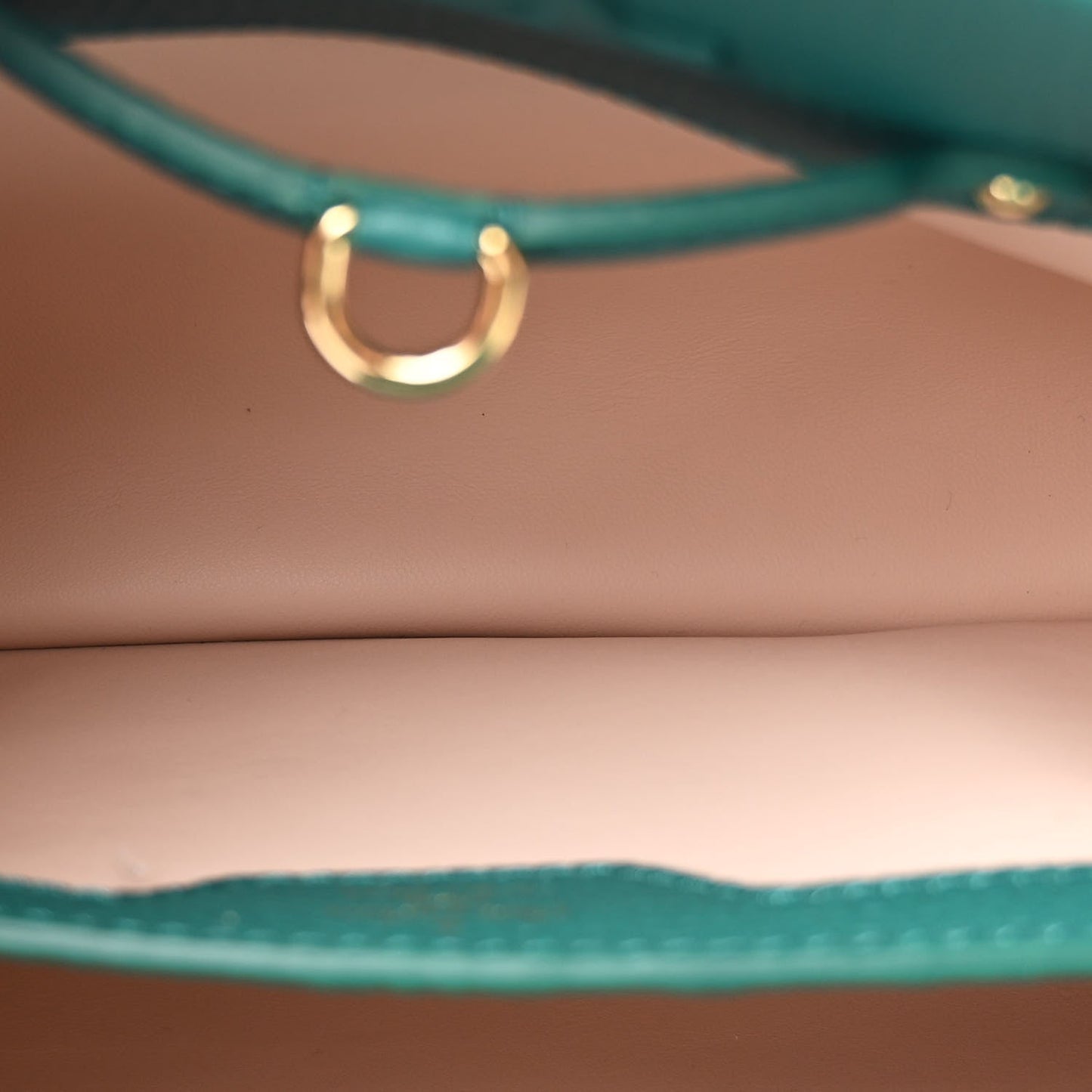 Louis Vuitton Taurillon Capucines BB Vert