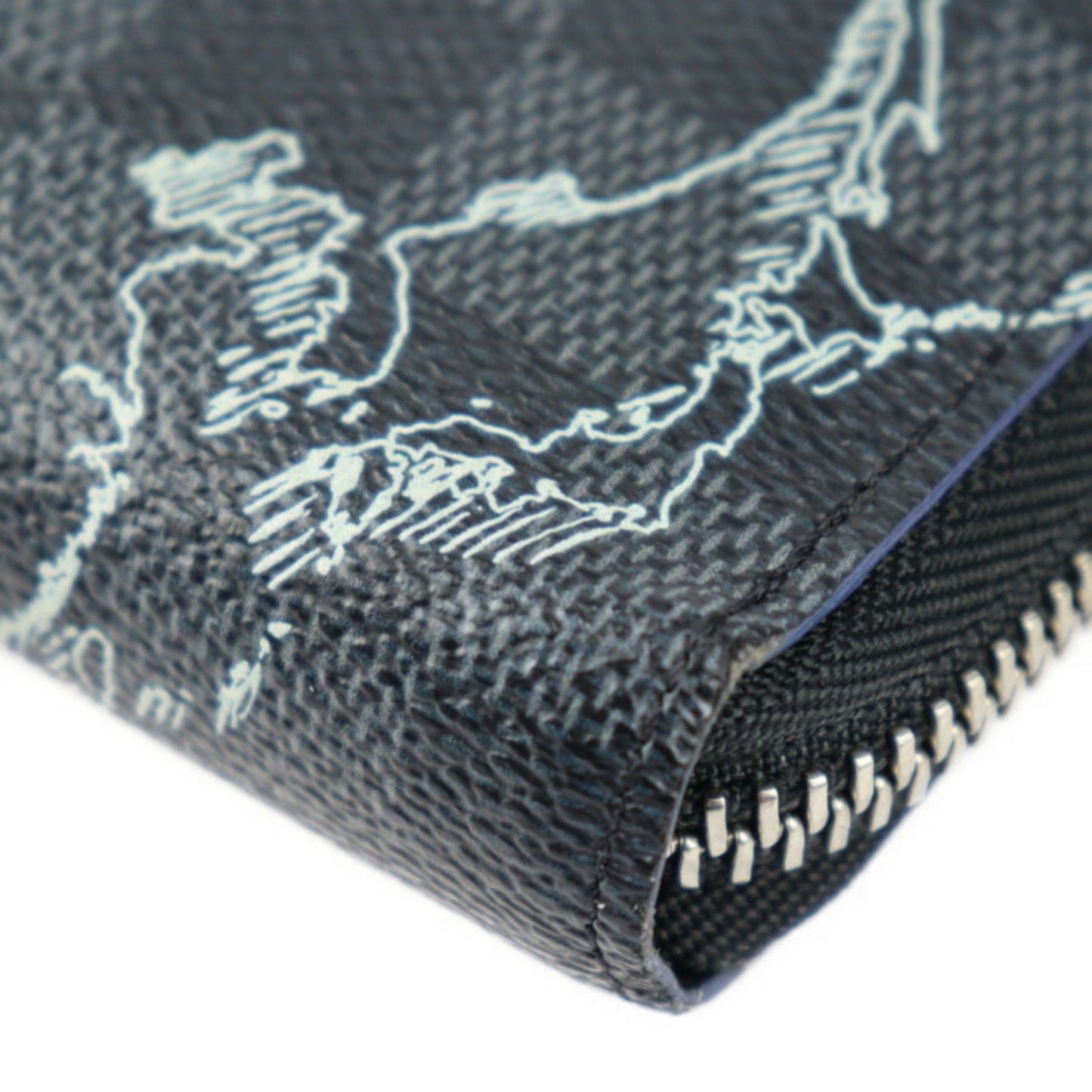 LOUIS VUITTON Zippy organizer Wallet