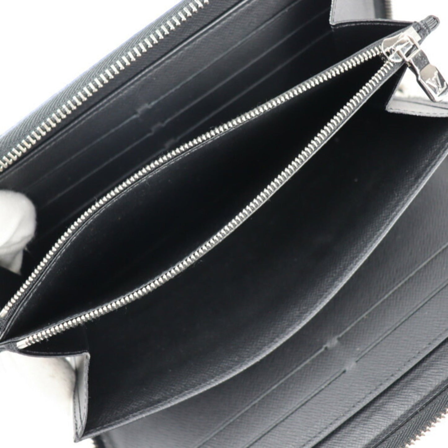 LOUIS VUITTON Zippy organizer Wallet