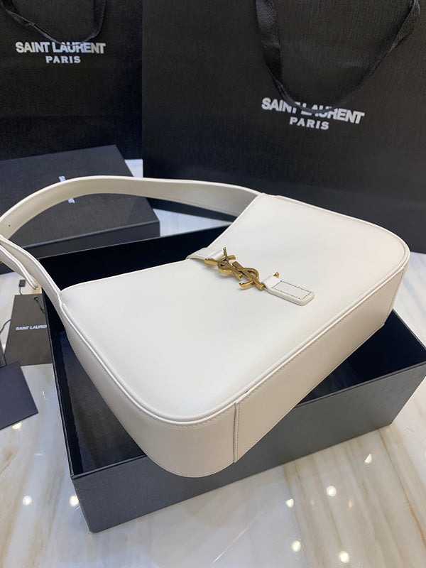 Amelia - YSL Bag - 2383