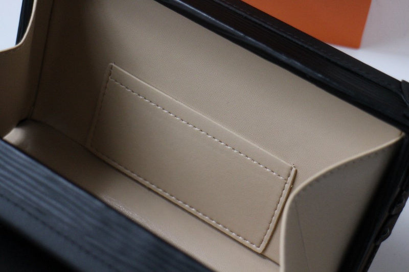 Fan Fashion Lu-Vi bags - 17792