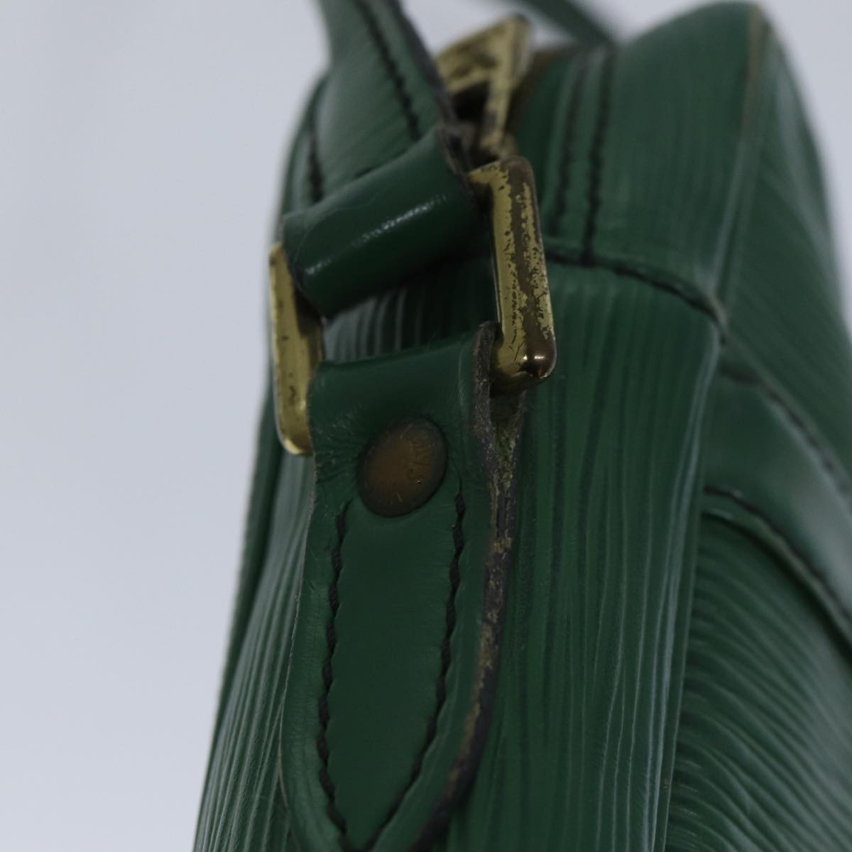 LOUIS VUITTON Epi Danube Shoulder Bag Green M45634 LV Auth 89323