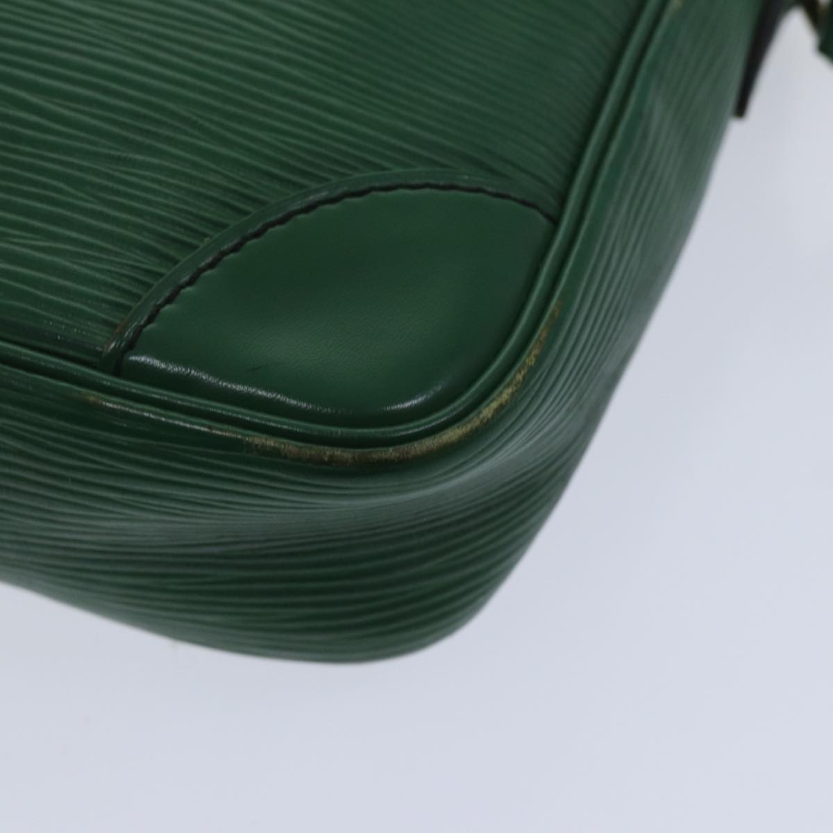 LOUIS VUITTON Epi Danube Shoulder Bag Green M45634 LV Auth 89323