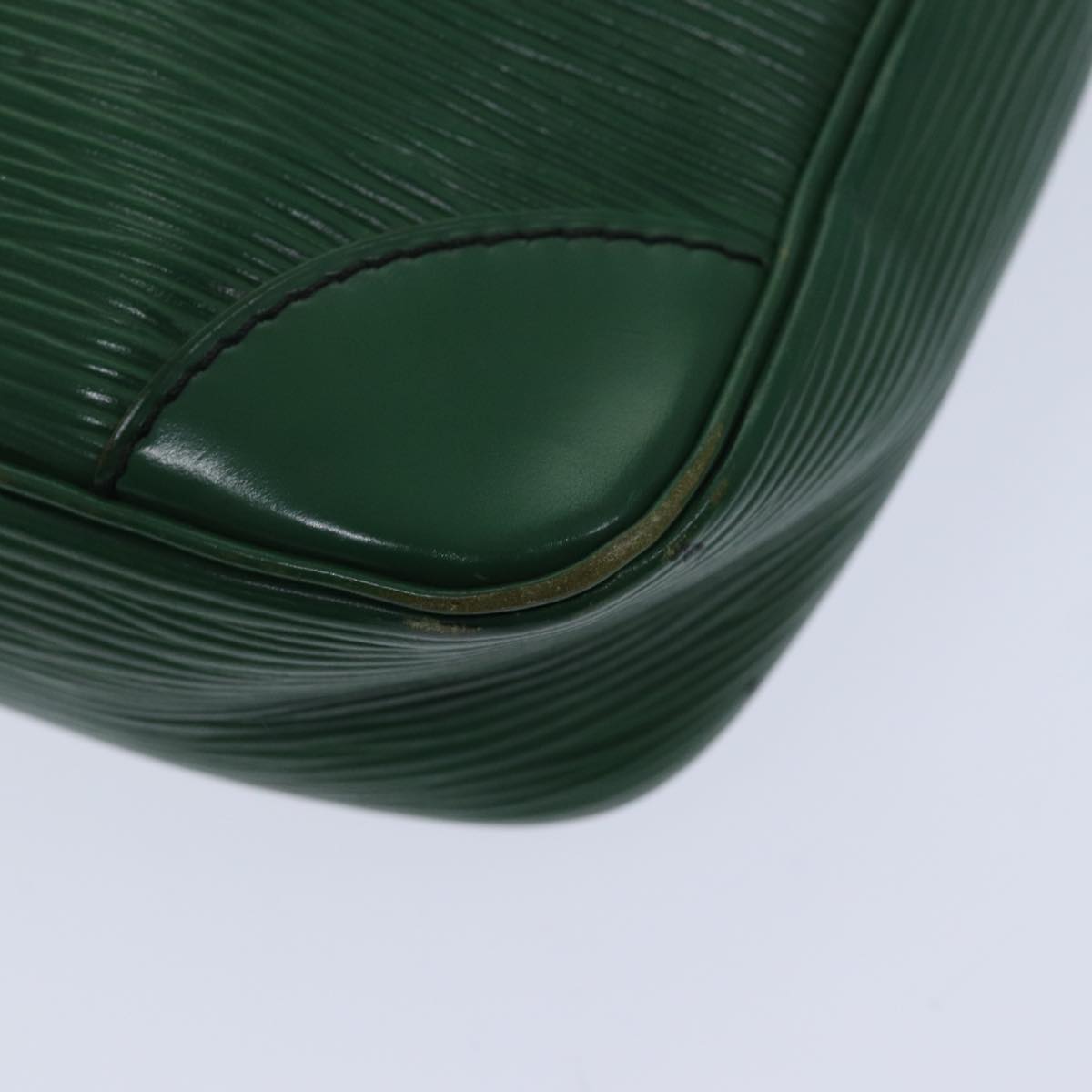 LOUIS VUITTON Epi Danube Shoulder Bag Green M45634 LV Auth 89323