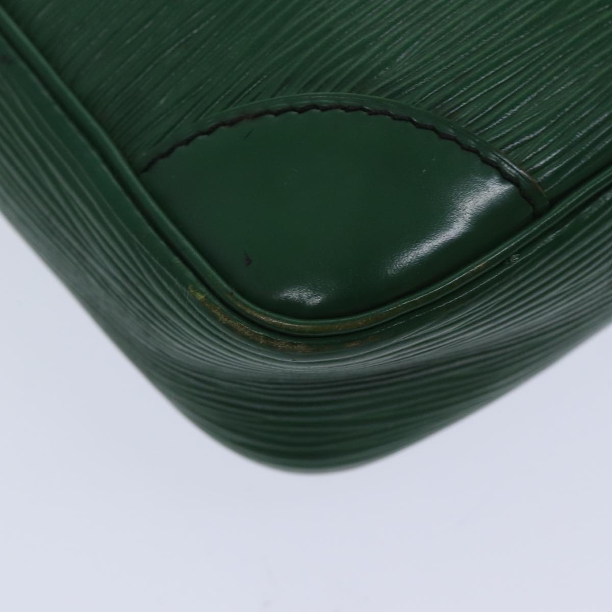 LOUIS VUITTON Epi Danube Shoulder Bag Green M45634 LV Auth 89323