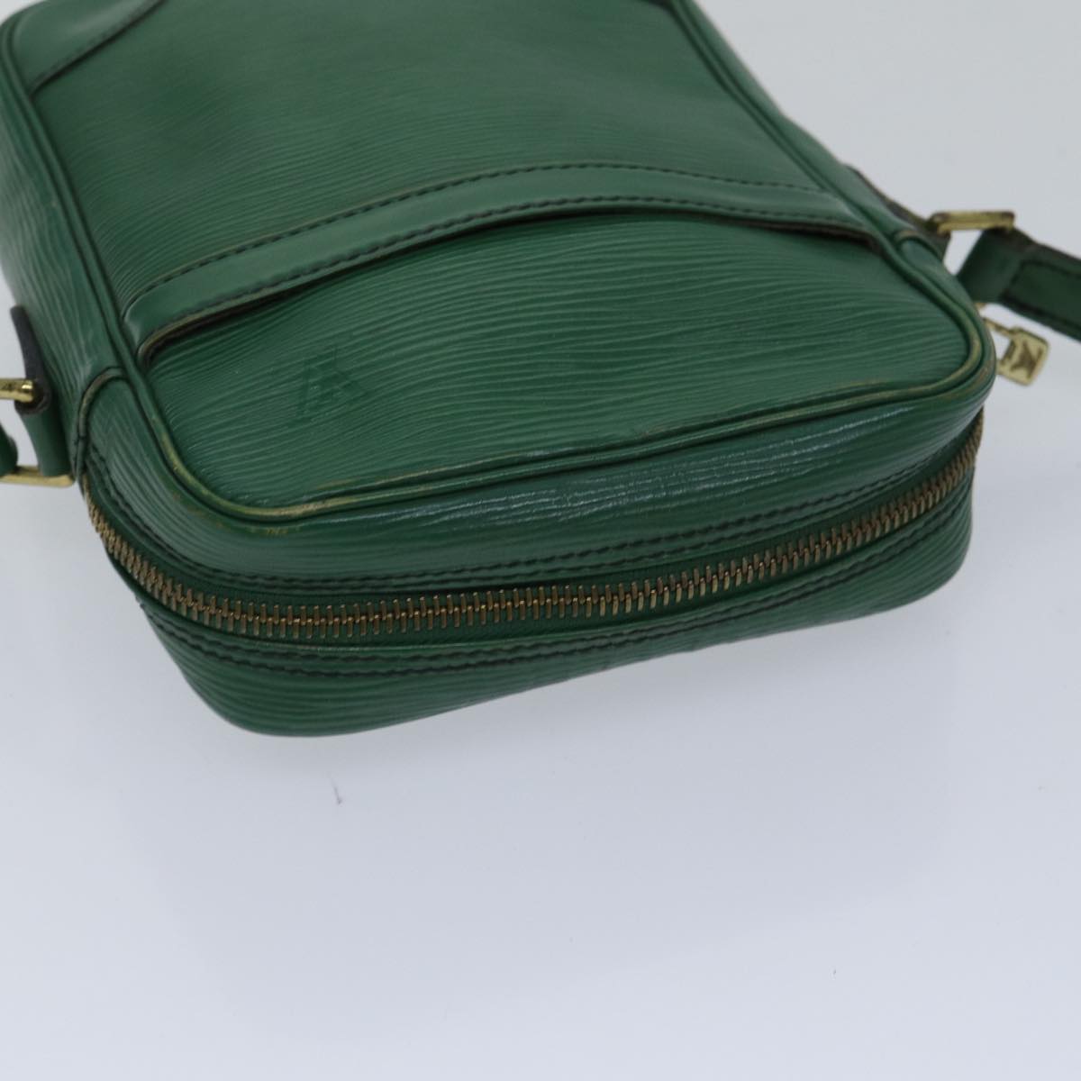 LOUIS VUITTON Epi Danube Shoulder Bag Green M45634 LV Auth 89323