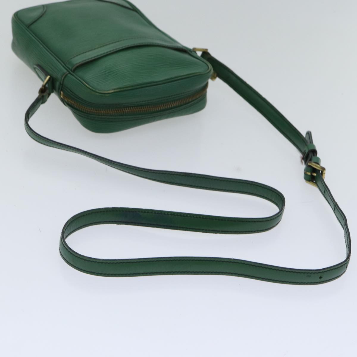 LOUIS VUITTON Epi Danube Shoulder Bag Green M45634 LV Auth 89323