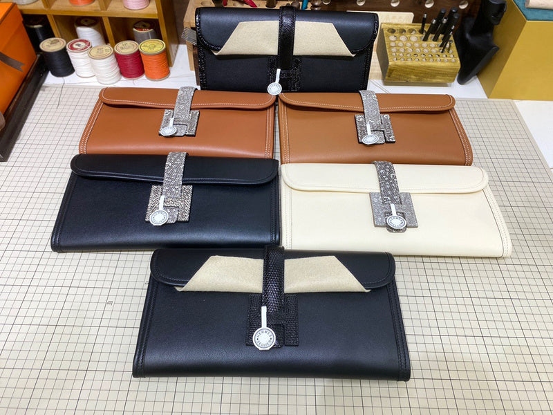Amelia - HMS Bags - 1738