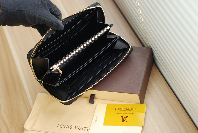 Fan Fashion Lu-Vi bags - 9408