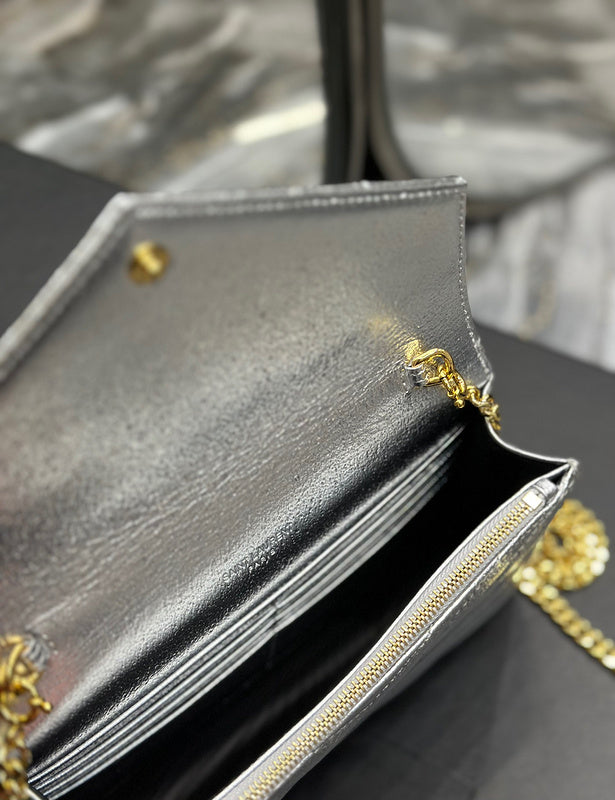 Amelia - YSL Bag - 1921