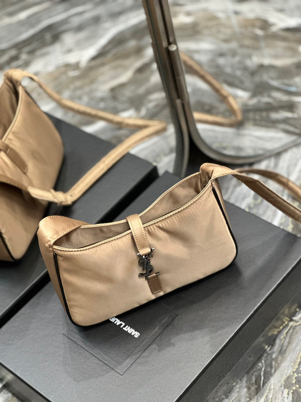 Amelia - YSL Bag - 1924