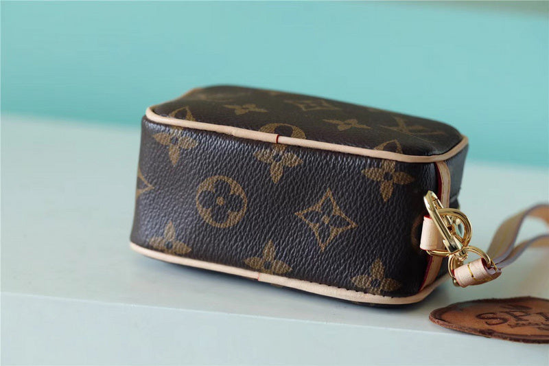Fan Fashion Lu-Vi bags - 8858